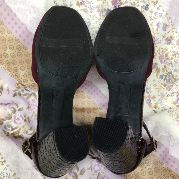 Christian Siriano- Millie Heel in burgundy size 7 - Picture 3 of 6